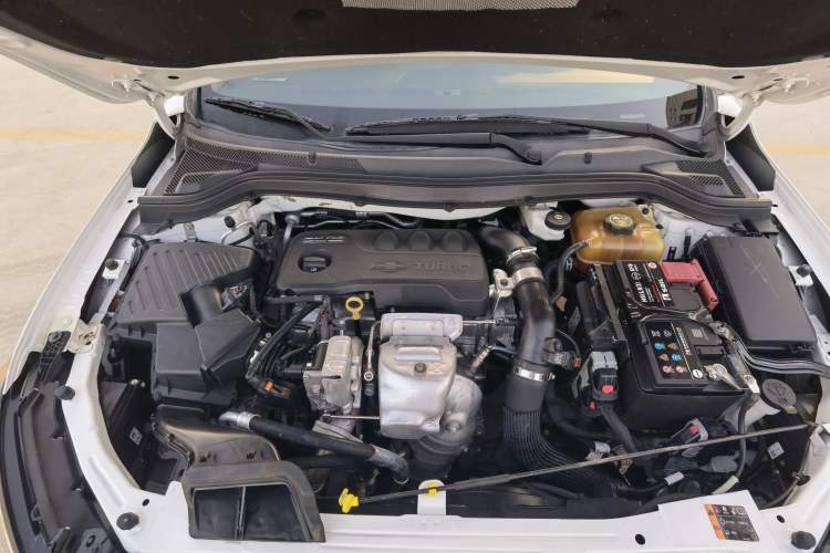 Used Chevrolet Monza 2019 RS 330T Automatic Comfort Edition China VI Standard Engine Bay