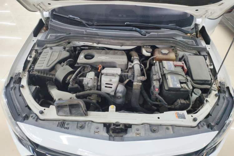 Used Chevrolet Monza 2019 Redline 320T Dual-Clutch Sporty Version China VI Standard Engine Bay