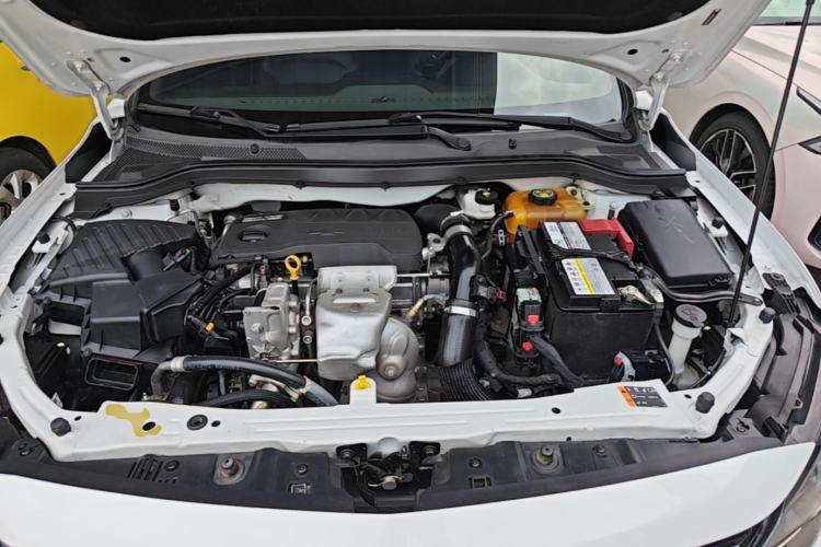 Used Chevrolet Monza 2019 RS 330T Automatic Comfort Edition China VI Standard Engine Bay