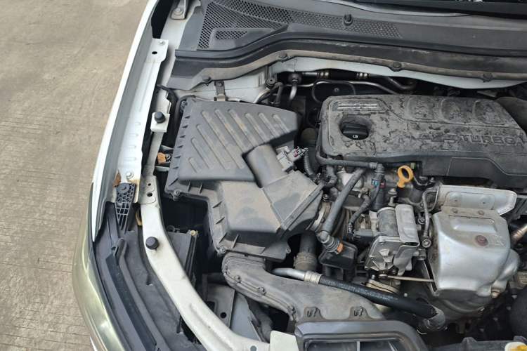 Used Chevrolet Monza 2019 RS 330T Automatic Comfort Edition China VI Standard Engine Bay Right