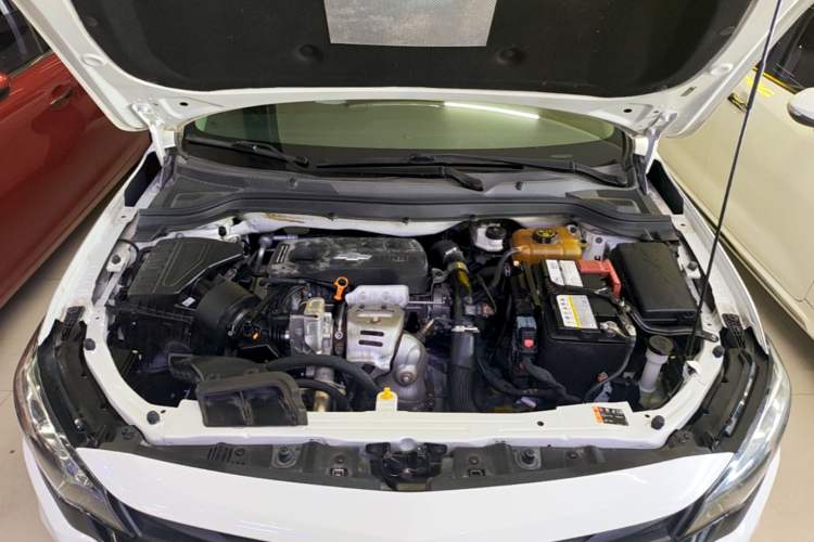 Used Chevrolet Monza 2019 Redline 320T Dual-Clutch Sporty Version China VI Standard Engine Bay