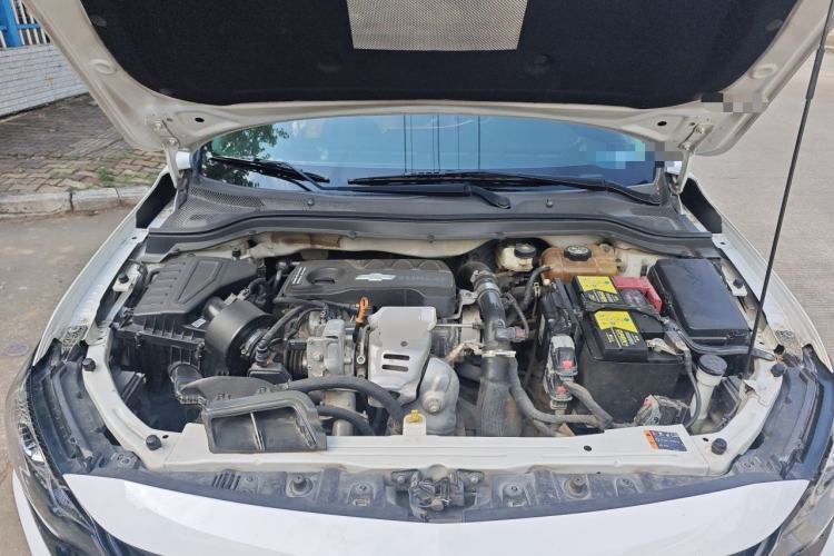 Used Chevrolet Monza 2019 Redline 320T Dual-Clutch Joyful Edition China VI Standard Engine Bay