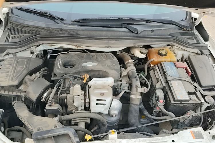 Used Chevrolet Monza 2019 Redline 320T Dual-Clutch Sporty Version China VI Standard Engine Bay