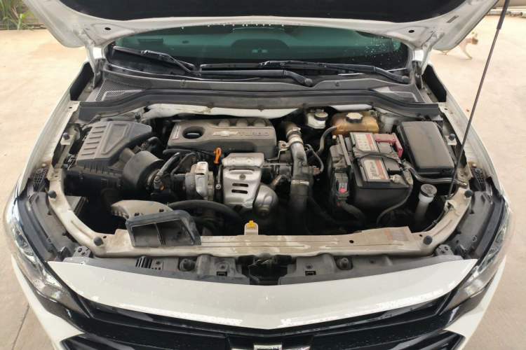 Used Chevrolet Monza 2019 Redline 320T Dual-Clutch Sporty Version China VI Standard Engine Bay