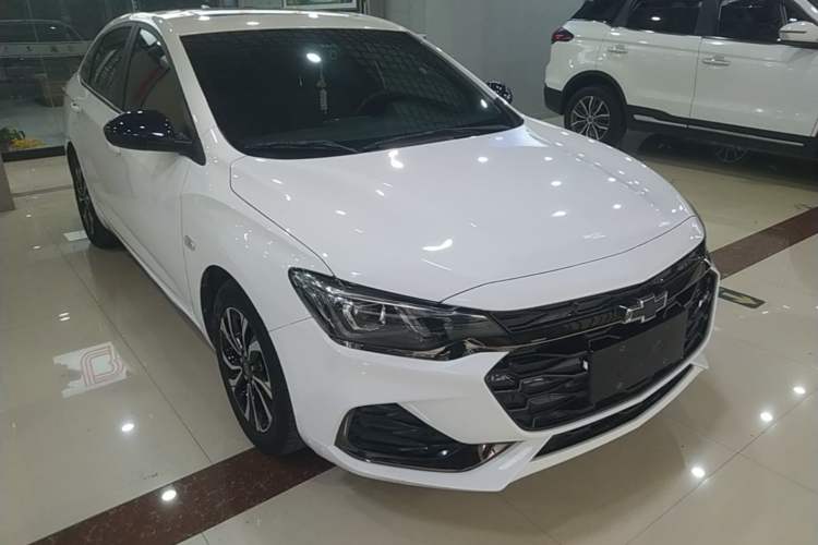 Used Chevrolet Monza 2019 RS 330T Automatic Comfort Edition China VI Standard Front Right 45 Deg