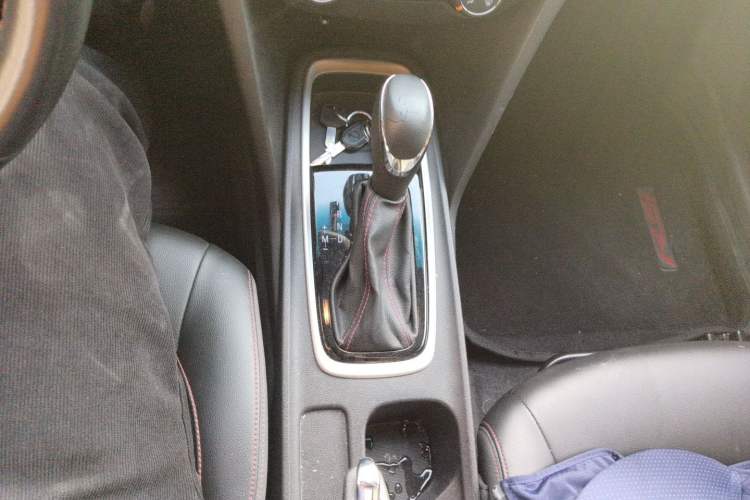 Used Chevrolet Monza 2019 RS 330T Automatic Comfort Edition China VI Standard Gear Lever