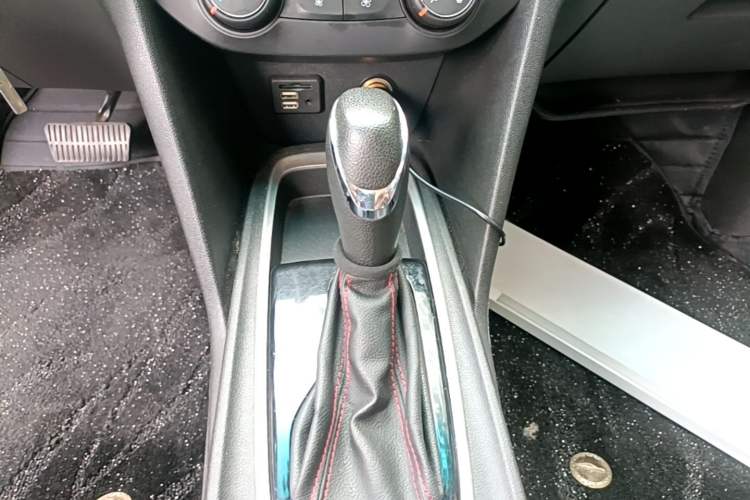 Used Chevrolet Monza 2019 RS 330T Automatic Comfort Edition China VI Standard Gear Lever