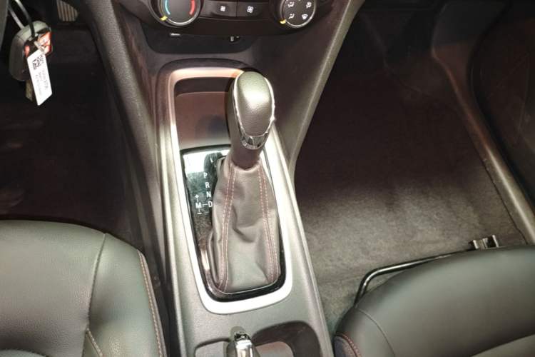 Used Chevrolet Monza 2019 RS 330T Automatic Comfort Edition China VI Standard Gear Lever