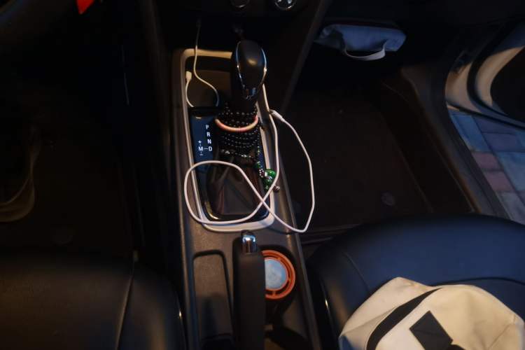 Used Chevrolet Monza 2019 Redline 320T Dual-Clutch Joyful Edition China VI Standard Gear Lever