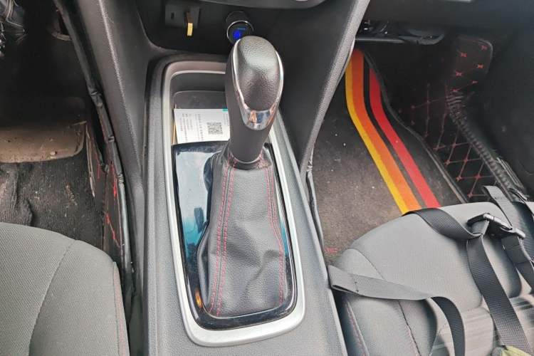Used Chevrolet Monza 2019 Redline 320T Dual-Clutch Joyful Edition China VI Standard Gear Lever