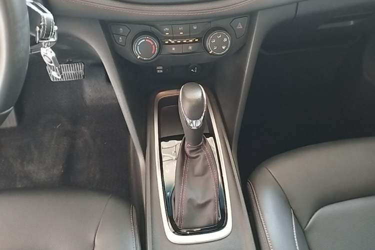 Used Chevrolet Monza 2019 RS 330T Automatic Comfort Edition China VI Standard Gear Lever