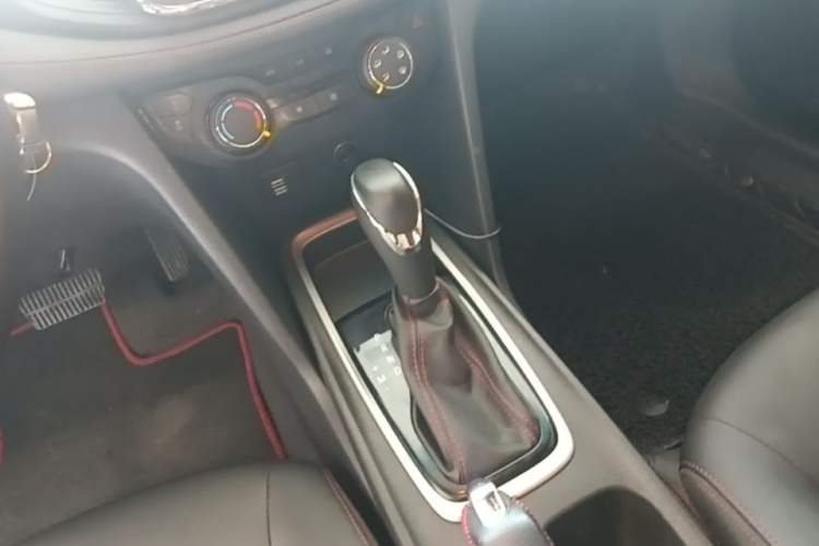 Used Chevrolet Monza 2019 RS 330T Automatic Comfort Edition China VI Standard Gear Lever