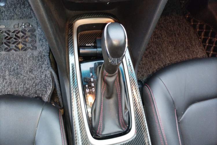 Used Chevrolet Monza 2019 Redline 320T Dual-Clutch Sporty Version China VI Standard Gear Lever