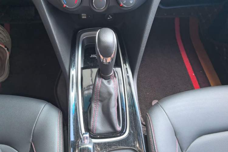 Used Chevrolet Monza 2019 Redline 320T Dual-Clutch Sporty Version China VI Standard Gear Lever