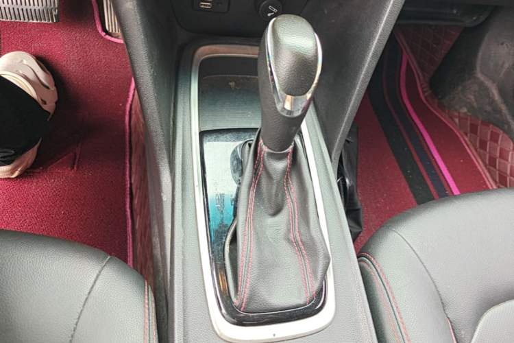 Used Chevrolet Monza 2019 Redline 320T Dual-Clutch Sporty Version China VI Standard Gear Lever