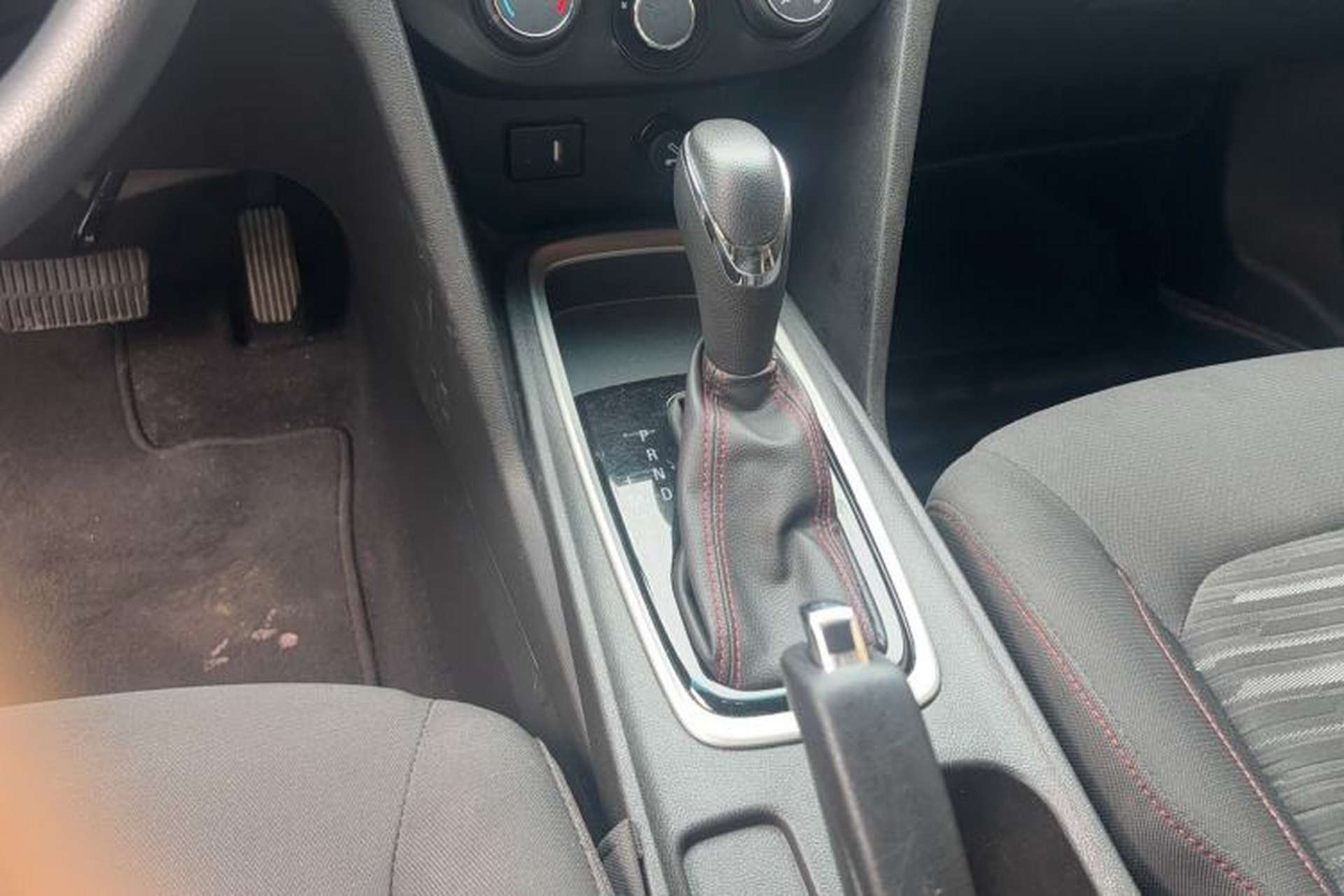 Used Chevrolet Monza 2019 Redline 320T Dual-Clutch Joyful Edition China VI Standard Gear Lever