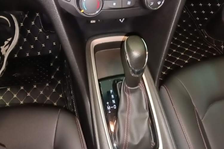 Used Chevrolet Monza 2019 RS 330T Automatic Comfort Edition China VI Standard Gear Lever