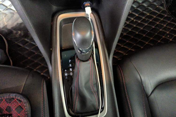 Used Chevrolet Monza 2019 Redline 320T Dual-Clutch Sporty Version China VI Standard Gear Lever
