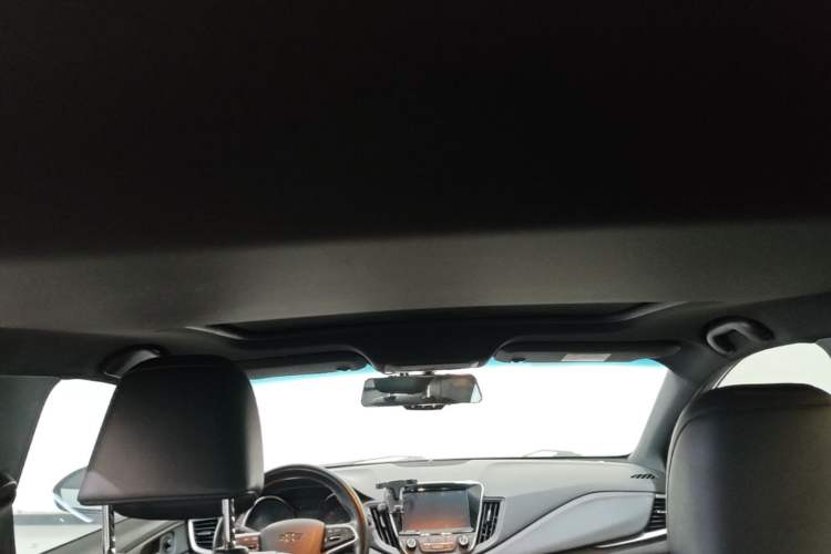 Used Chevrolet Monza 2019 RS 330T Automatic Comfort Edition China VI Standard Headliner