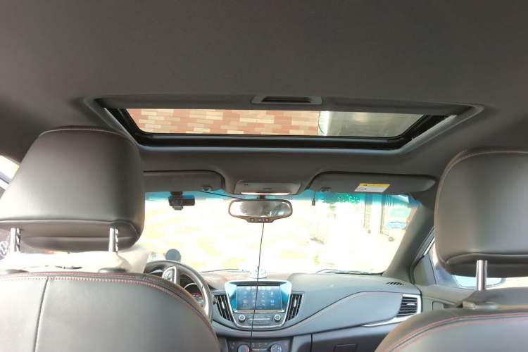 Used Chevrolet Monza 2019 RS 330T Automatic Comfort Edition China VI Standard Headliner