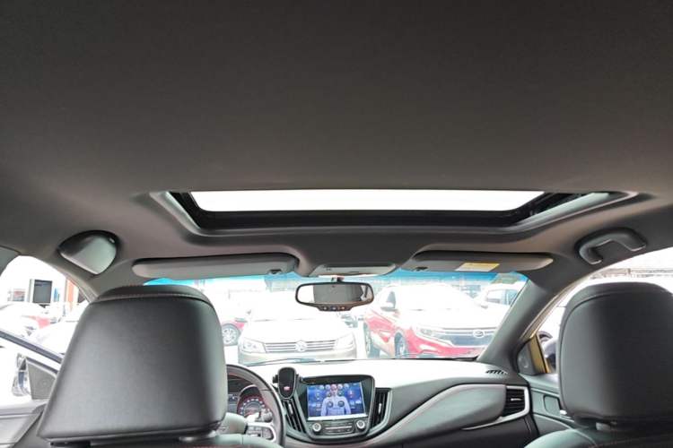 Used Chevrolet Monza 2019 RS 330T Automatic Comfort Edition China VI Standard Headliner