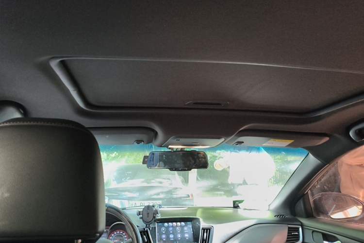 Used Chevrolet Monza 2019 RS 330T Automatic Comfort Edition China VI Standard Headliner