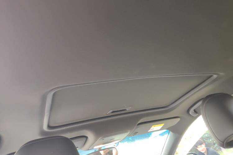 Used Chevrolet Monza 2019 RS 330T Automatic Comfort Edition China VI Standard Headliner