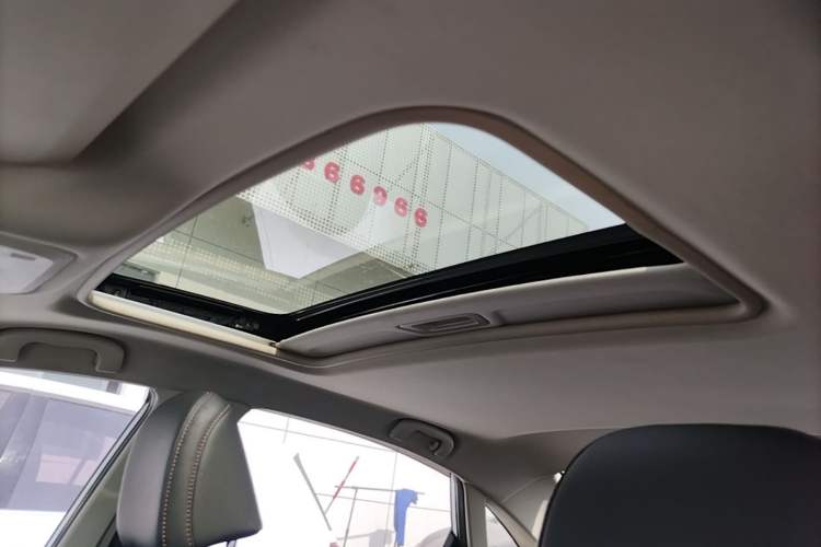 Used Chevrolet Monza 2019 Redline 320T Dual-Clutch Sporty Version China VI Standard Headliner