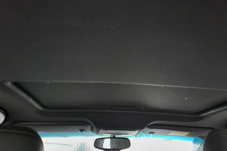 Used Chevrolet Monza 2019 RS 330T Automatic Comfort Edition China VI Standard Headliner