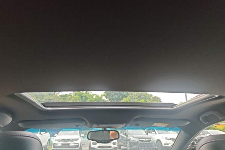 Used Chevrolet Monza 2019 RS 330T Automatic Comfort Edition China VI Standard Headliner