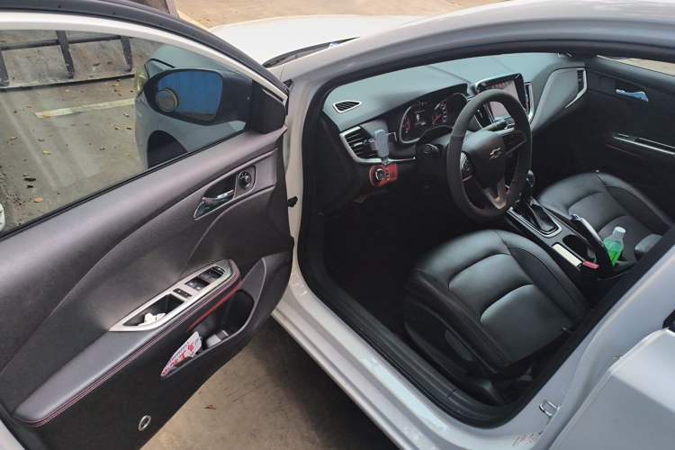 Used Chevrolet Monza 2019 RS 330T Automatic Comfort Edition China VI Standard Interior 3