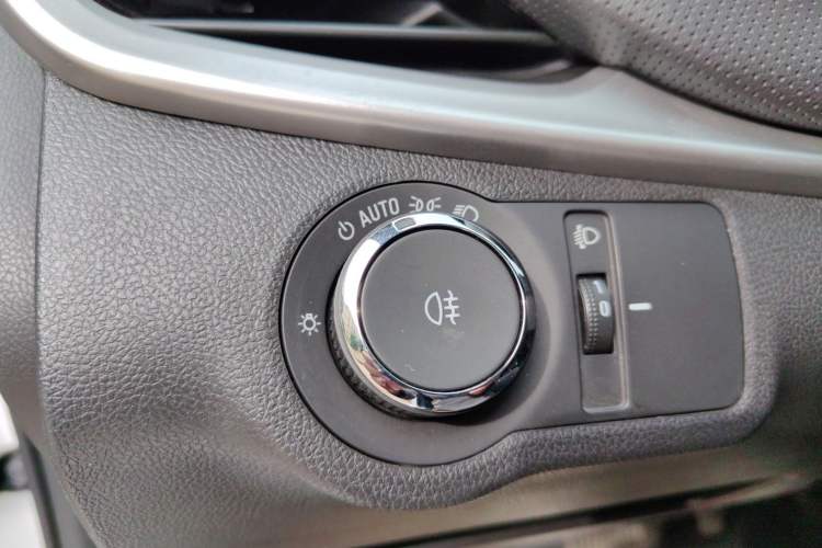 Used Chevrolet Monza 2019 RS 330T Automatic Comfort Edition China VI Standard Interior 4