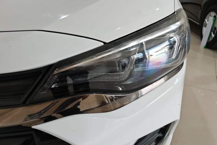 Used Chevrolet Monza 2019 RS 330T Automatic Comfort Edition China VI Standard Left Front Headlight