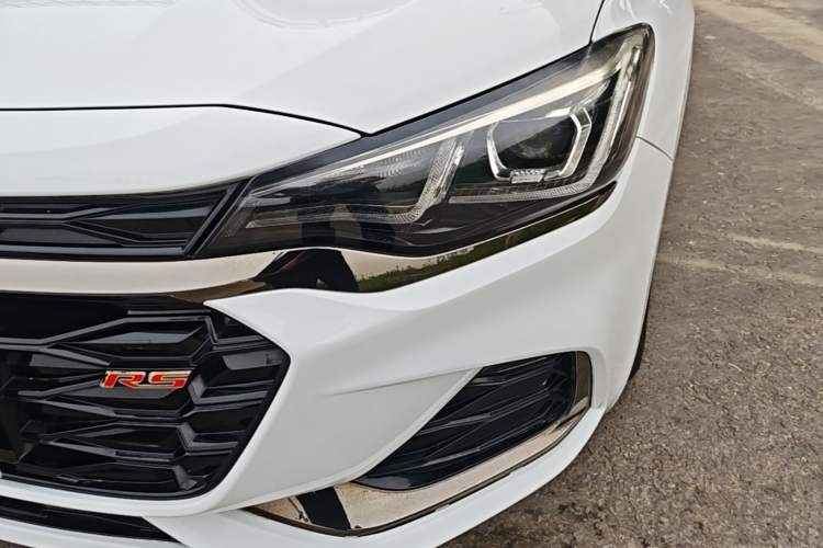 Used Chevrolet Monza 2019 RS 330T Automatic Comfort Edition China VI Standard Left Front Headlight