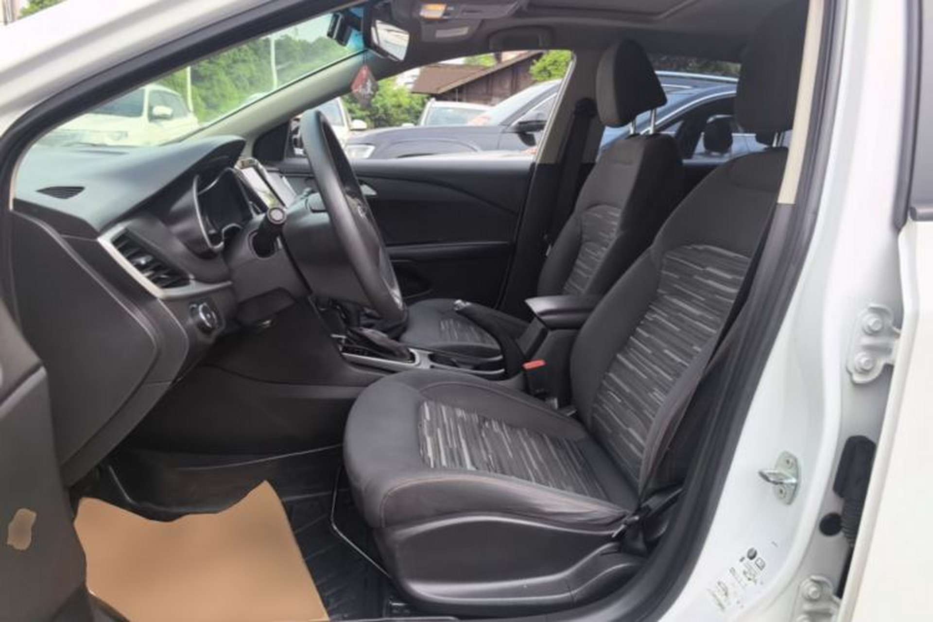 Used Chevrolet Monza 2019 Redline 320T Dual-Clutch Joyful Edition China VI Standard Left Front Seat