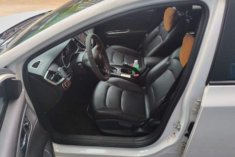 Used Chevrolet Monza 2019 RS 330T Automatic Comfort Edition China VI Standard Left Front Seat