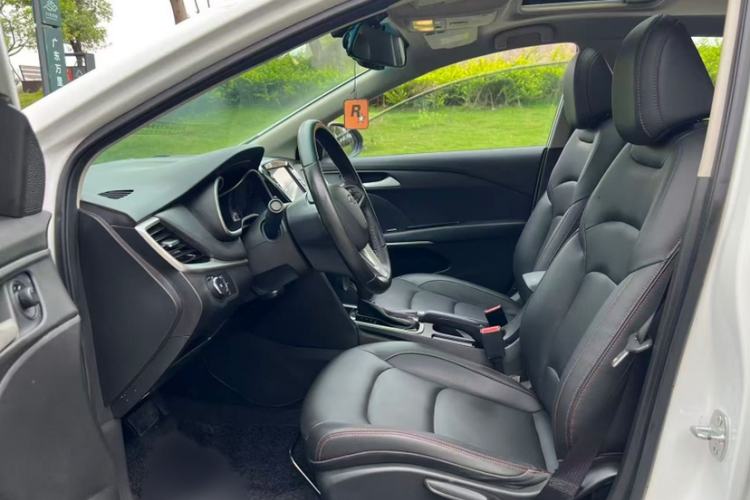 Used Chevrolet Monza 2019 Redline 320T Dual-Clutch Sporty Version China VI Standard Left Front Seat
