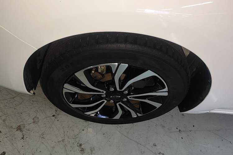 Used Chevrolet Monza 2019 RS 330T Automatic Comfort Edition China VI Standard Left Front Wheel Hub