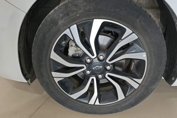 Used Chevrolet Monza 2019 RS 330T Automatic Comfort Edition China VI Standard Left Front Wheel Hub