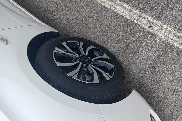 Used Chevrolet Monza 2019 RS 330T Automatic Comfort Edition China VI Standard Left Front Wheel Hub