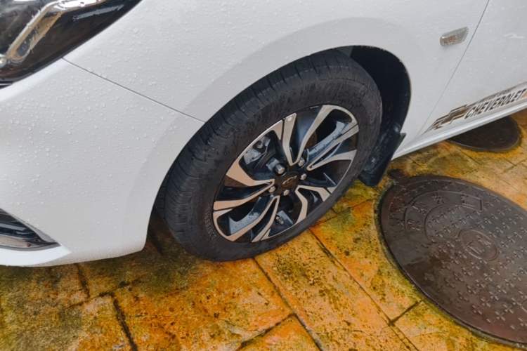 Used Chevrolet Monza 2019 RS 330T Automatic Comfort Edition China VI Standard Left Front Wheel Hub