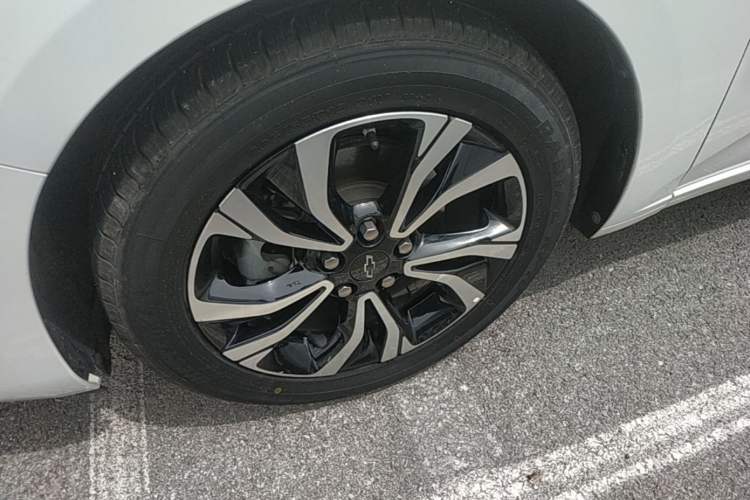 Used Chevrolet Monza 2019 RS 330T Automatic Comfort Edition China VI Standard Left Front Wheel Hub