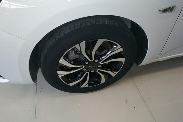 Used Chevrolet Monza 2019 RS 330T Automatic Comfort Edition China VI Standard Left Front Wheel Hub