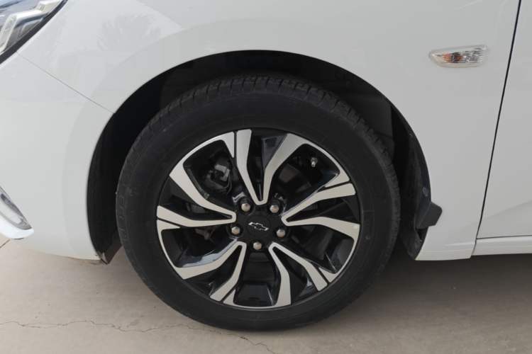 Used Chevrolet Monza 2019 RS 330T Automatic Comfort Edition China VI Standard Left Front Wheel Hub
