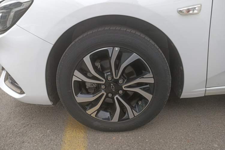 Used Chevrolet Monza 2019 RS 330T Automatic Comfort Edition China VI Standard Left Front Wheel Hub