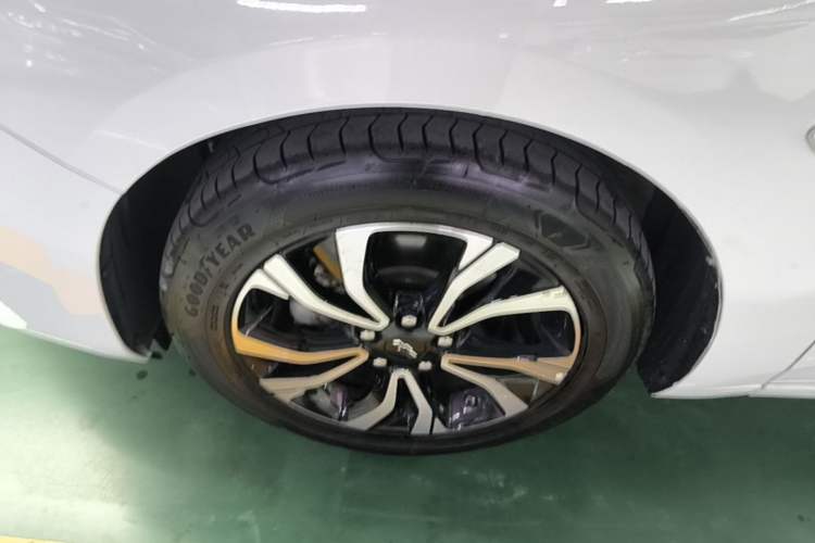 Used Chevrolet Monza 2019 RS 330T Automatic Comfort Edition China VI Standard Left Front Wheel Hub