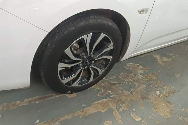 Used Chevrolet Monza 2019 RS 330T Automatic Comfort Edition China VI Standard Left Front Wheel Hub