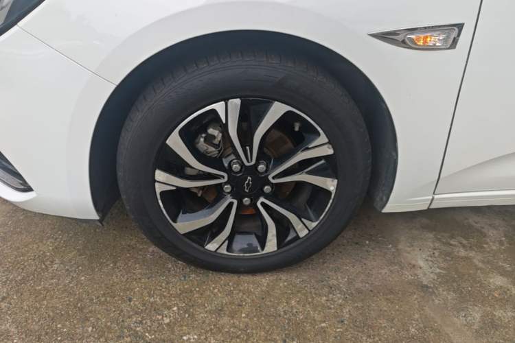 Used Chevrolet Monza 2019 RS 330T Automatic Comfort Edition China VI Standard Left Front Wheel Hub