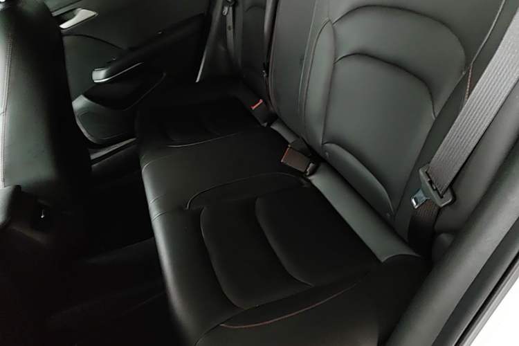 Used Chevrolet Monza 2019 Redline 320T Dual-Clutch Sporty Version China VI Standard Left Rear Seat