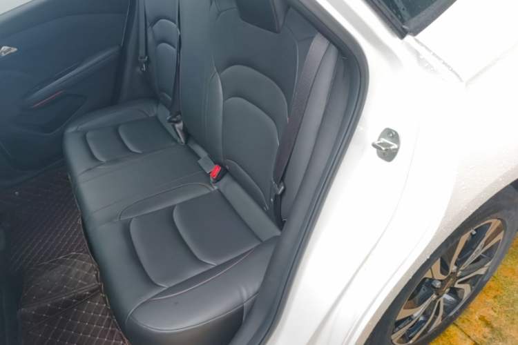 Used Chevrolet Monza 2019 RS 330T Automatic Comfort Edition China VI Standard Left Rear Seat